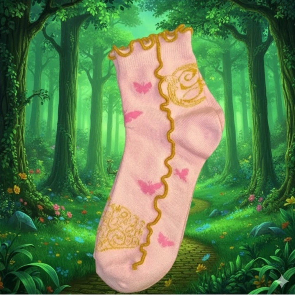 New Wicked Glinda Women’s 1Pair Quarter Crew Pink & Gold Trim Sock. Shoe Sz 9-11